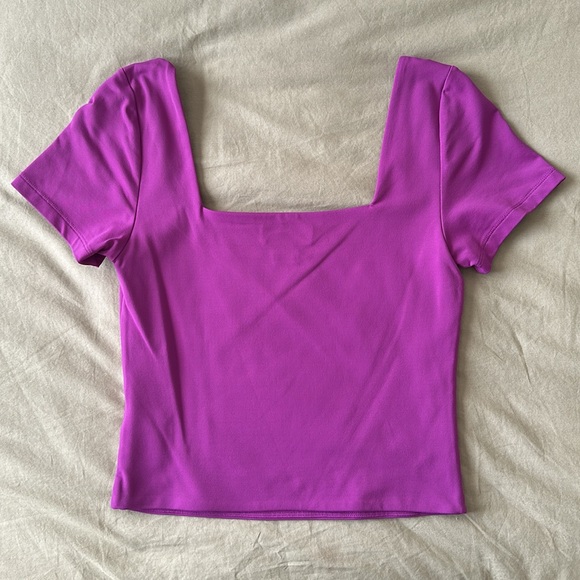 Babaton Contour New Squareneck T-Shirt - Picture 2 of 3